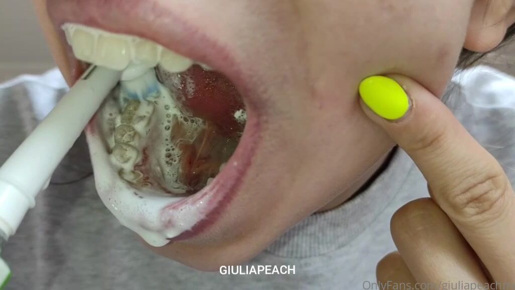 Giuliapeachxx It S Time To Take Care Of My Mouth Ora Di Prendermi Cura Della Mia B