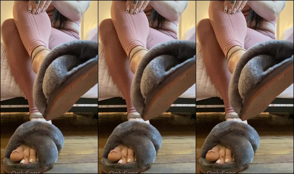 Goddessfendi 941356127 09 22 2020 Good Morning Fendi Feet Breakfast Of Champions I Love These Slippers So Much I Added