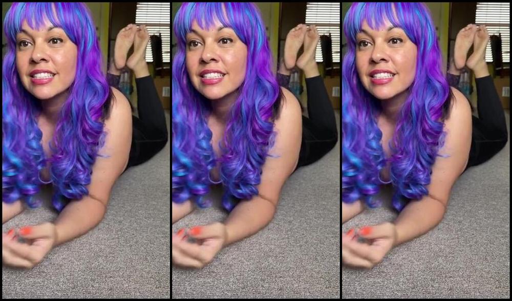 Deedeericanfeet Onlyfans Happy Halloween Eve This Wig Is Just For Fun Guys