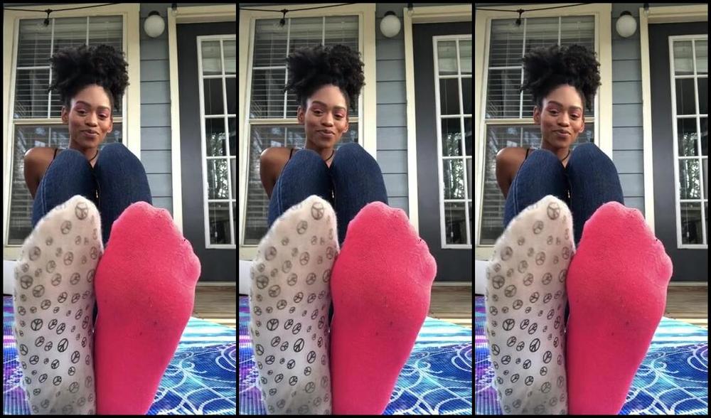 Charming Foxxy Nicknamed Charmingfoxxy Onlyfans Socksole Tease Nonverbal