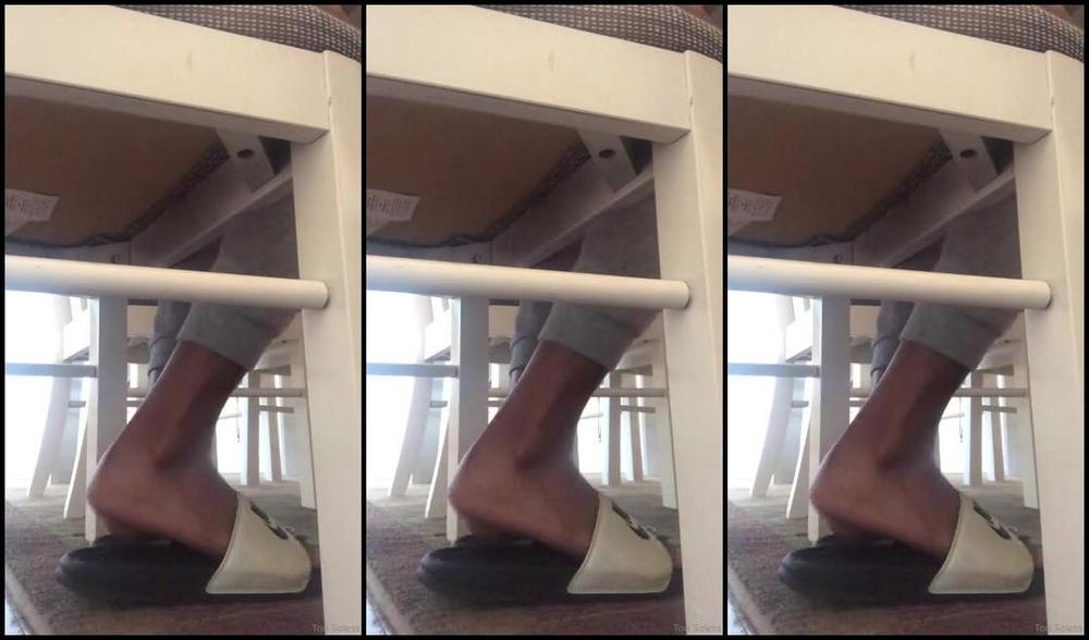 Torisoless Onlyfans Feet Play W Nike Slides