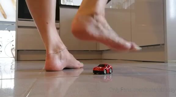 Solefulsassy Onlyfans Giantess Sassy Is Gonna Get Ya