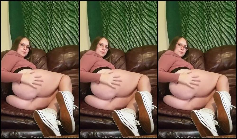 Solesnack Nicknamed Solesnack Onlyfans Ass Smacking Cute Shoes The Shorts Come Off After 30 Seconds But The Shoes Stay