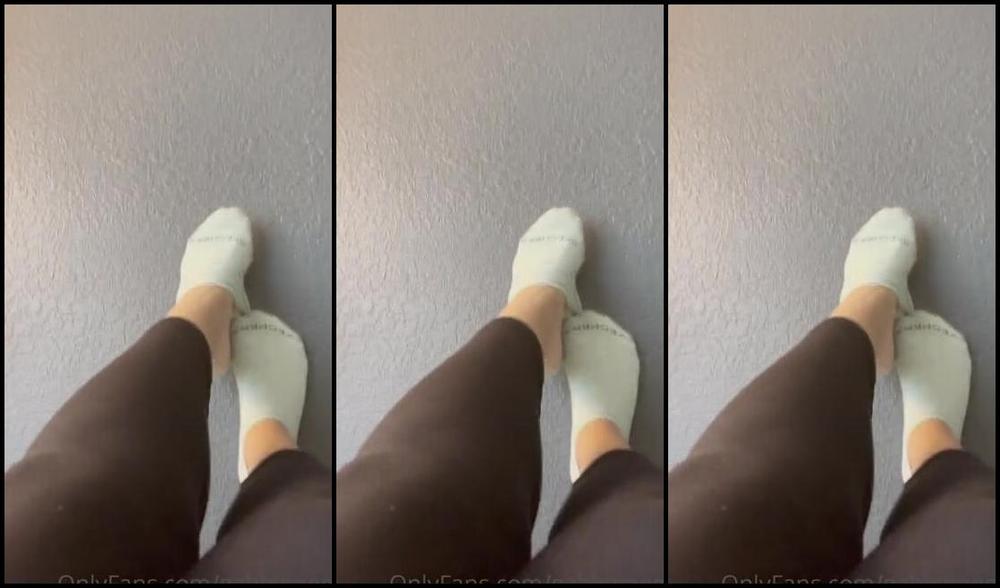 Gabrielle Coyle Nicknamed Gabbyraee1 09 28 2021 Onlyfans Video My Wall Makes For A Great Back Drop