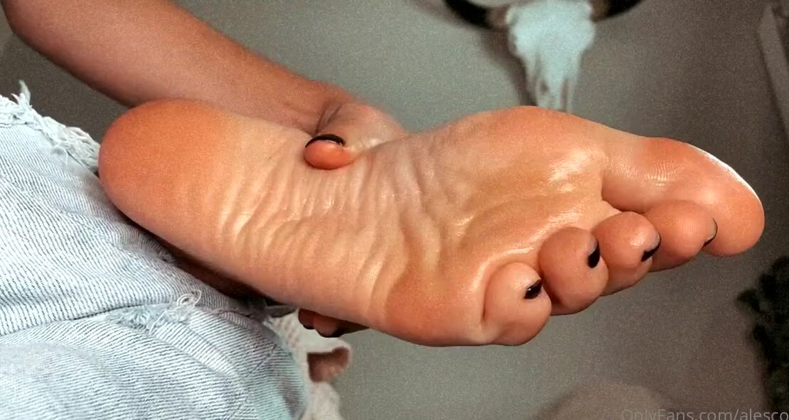 Goddess Alessa Nicknamed Alescoulier Onlyfans Video 6689