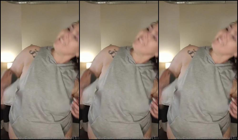 Delovelycurves Look At Me Being Cute