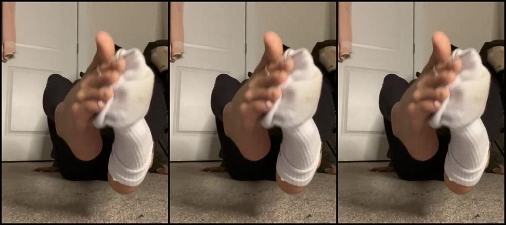 Goddess Coco Aka Cocobonsolez Onlyfans 5 Minutes Of Me Teasing You Win Dirty Socks Taking Them Off Right After The Gym And To Making The 2