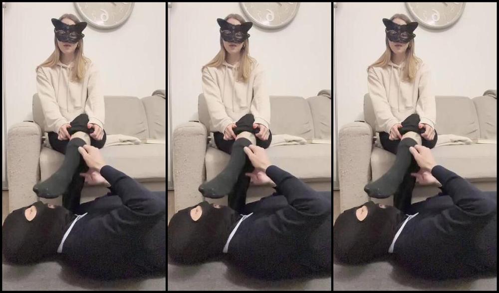 Deapistilla Nicknamed Deapistilla1 12 19 2023 Onlyfans Video Tornata Dallo Shopping Natalizio Mi Rilasso Con Lo Schiavo