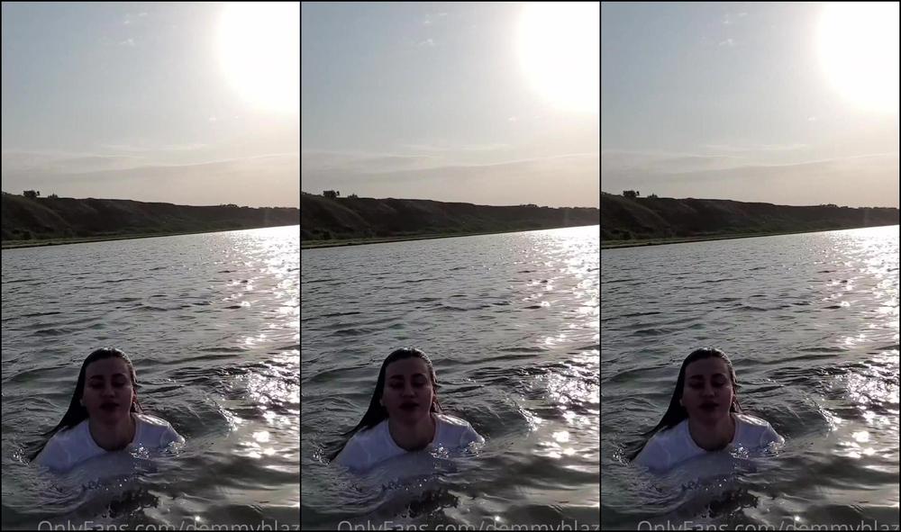 Demmyblaze Who Like Bathe In Sea L