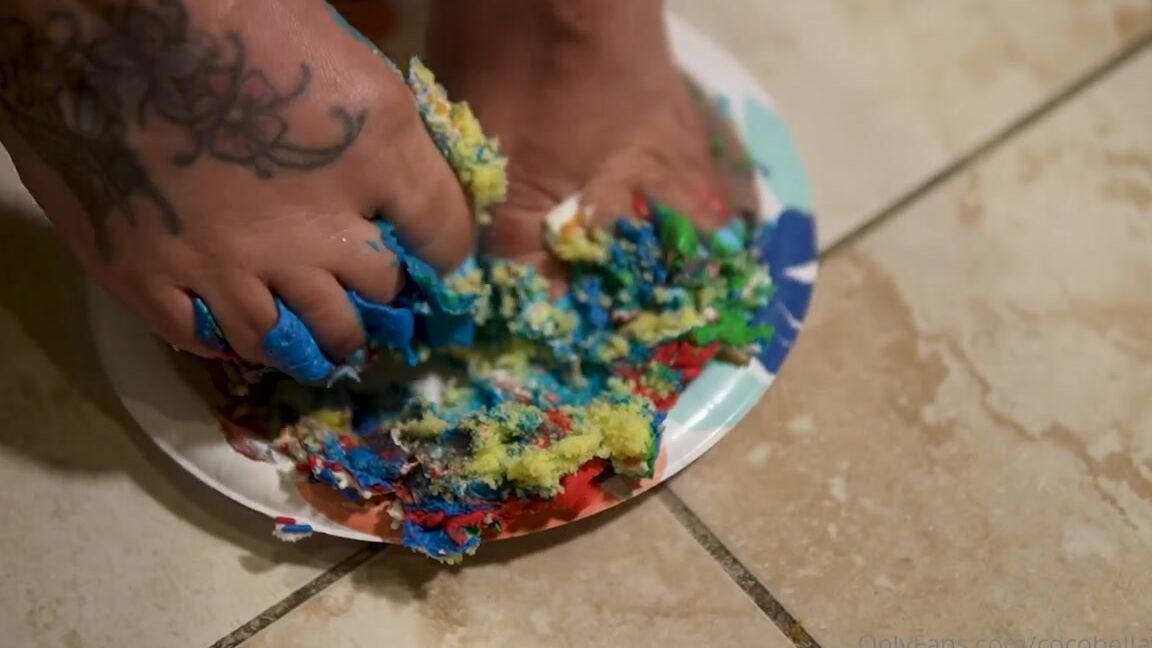 Coco Bella Nicknamed Cocobellafeetz Onlyfans 07 17 2023 The Feeling Of Cake Between My Toes