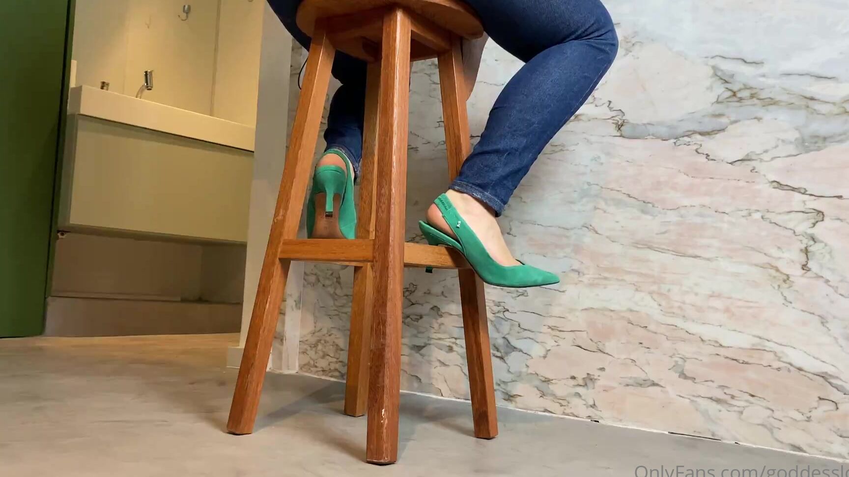 Goddesslohan 2615898028 10 26 2022 Baba Cachorrinho Nesse Dangling