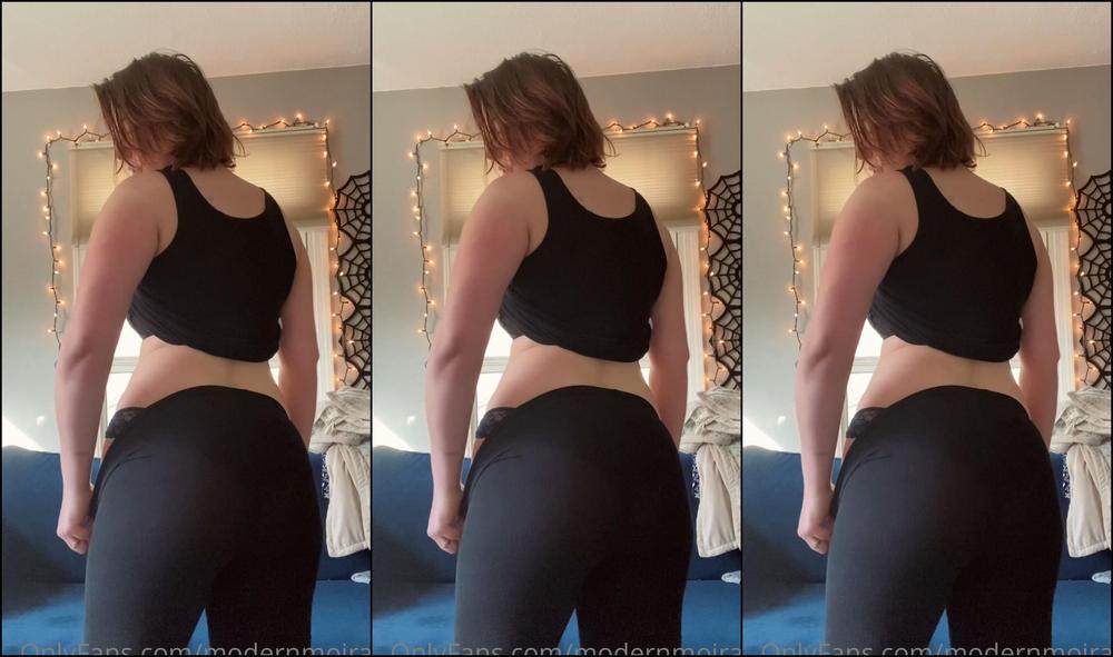 Roxierusalka 2095715214 04 29 2021 Just A Lil Cheeky Sneaky Strip For Your Friday Eve