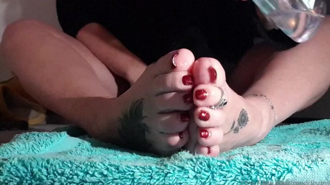 Maddison Spoilt Nicknamed Maddisonspoilt Onlyfans Who Likes Them Oily