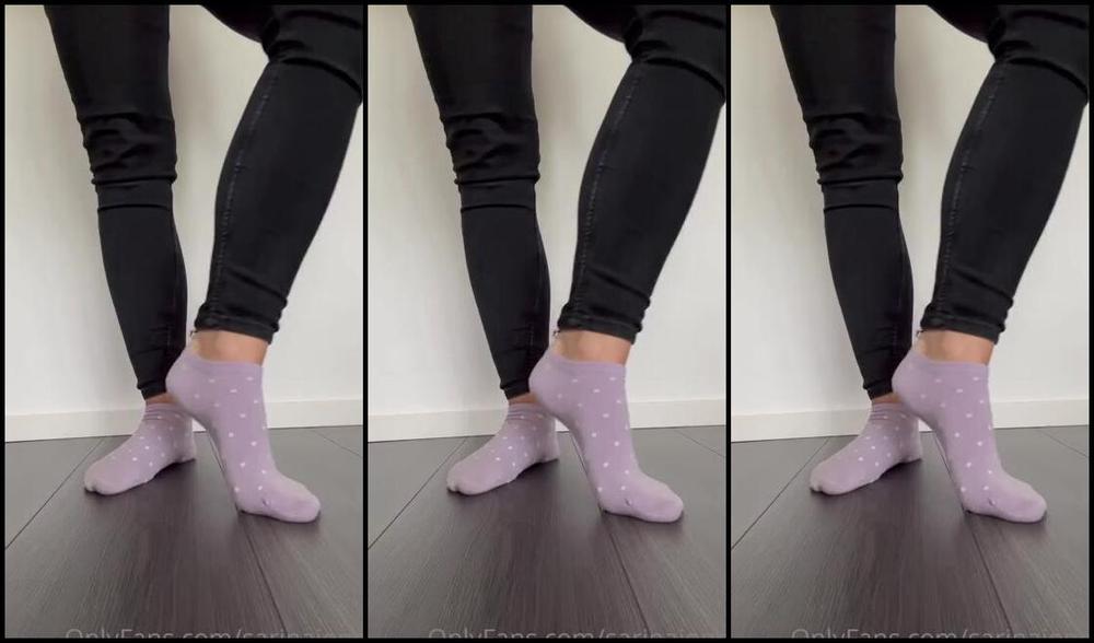 Sarina Jones Nicknamed Sarinajones 11 08 2023 Onlyfans Video These Purple Socks With White Dots Matches My Feet Perfectly Or Do You Think Making Some