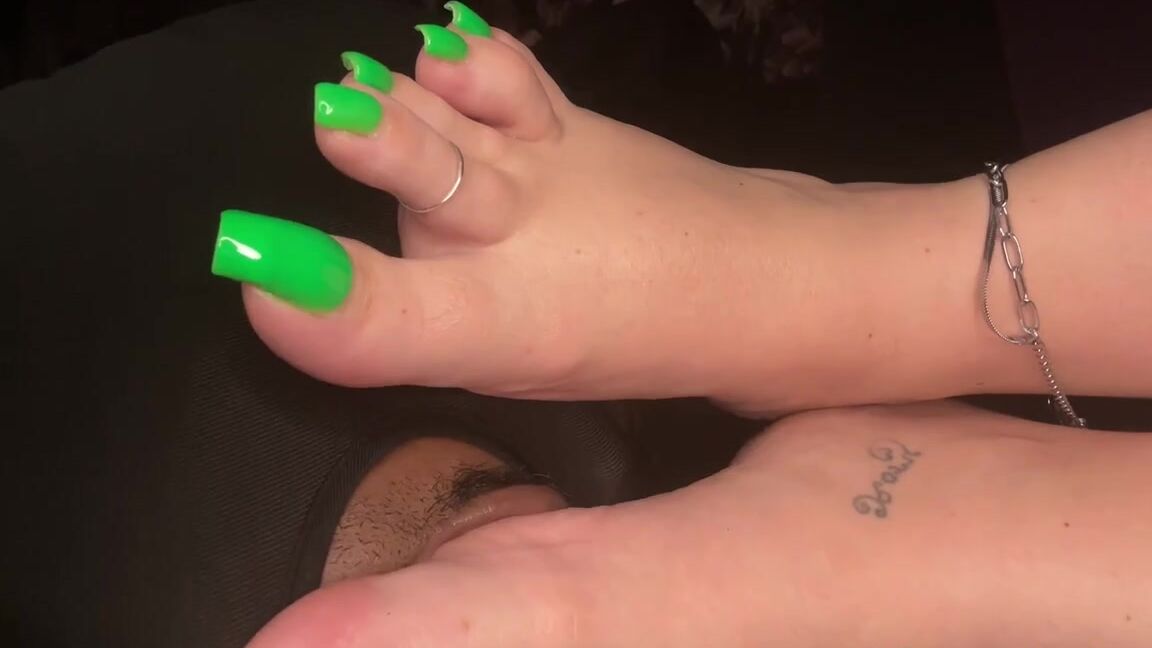 Ilovehernailss Nicknamed Ilovehernailss 07 30 2025 Onlyfans Video Full Foot Worship Video With Taliascutetoes Sexy Long Toenails This Green Pedi Was One Of My