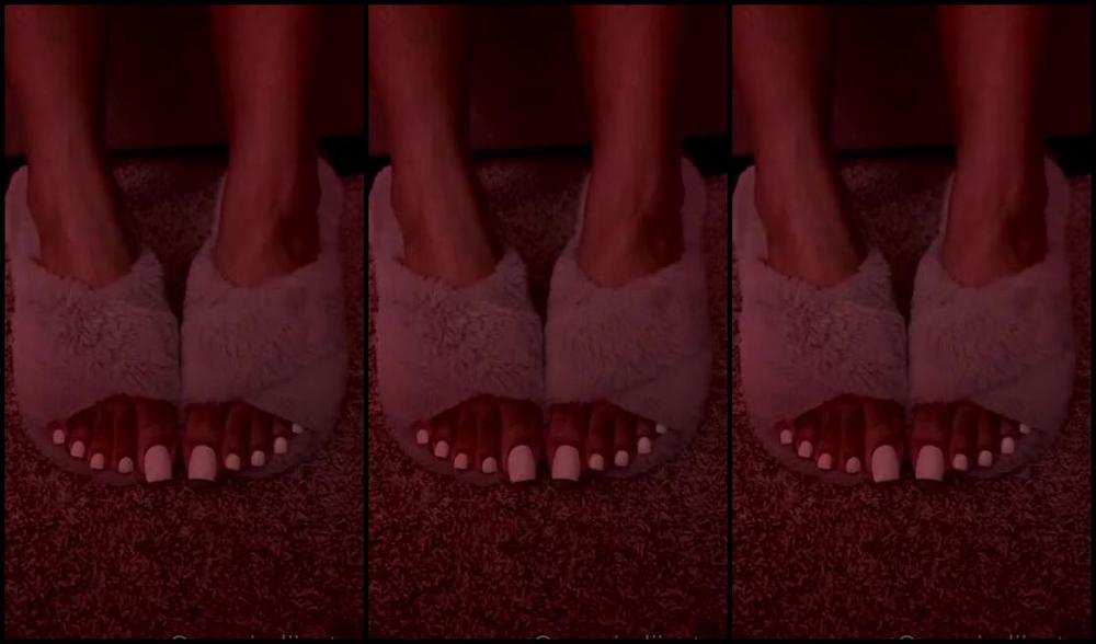 Queenjodiieetoes Aka Prettyfeetonly1800 Onlyfans House Slippers Are My Favorite