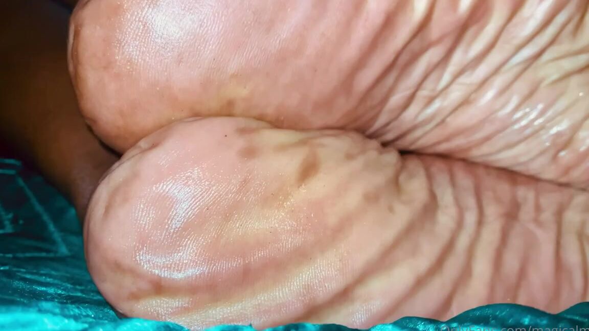 Magical Mesha Nicknamed Magicalmeesh Foot Fetish 07 26 2023 Onlyfans Video In Da Sheets With Meesh Feets 2