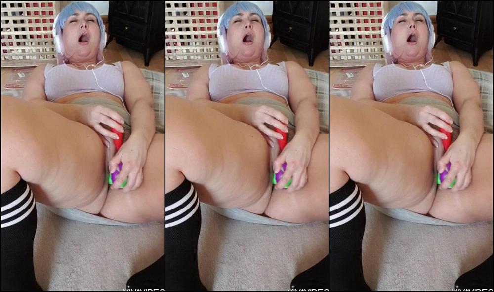 Miss Victoria Myers I Couldn T Fit The Girth Of This New Toy Up My Pussy Unless I Turned It Side Ways