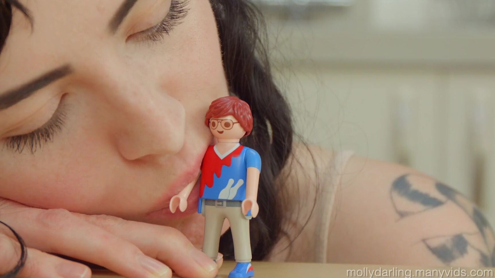 Giantess, Kink, Kissing, Licking, SFW, Vore giantess-teases-small-man-vore-fetish ManyVids