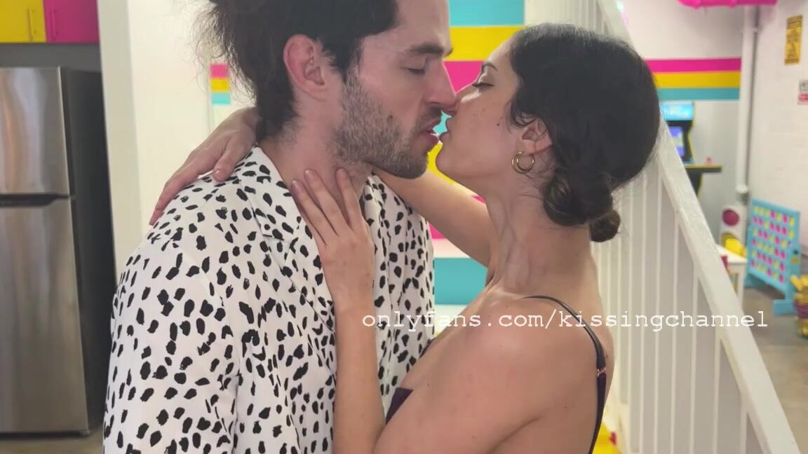 Kissingchannel Nicknamed Kissingchannel 02 19 2023 Onlyfans Video Jeremiah And Carolina Asmr Kissing