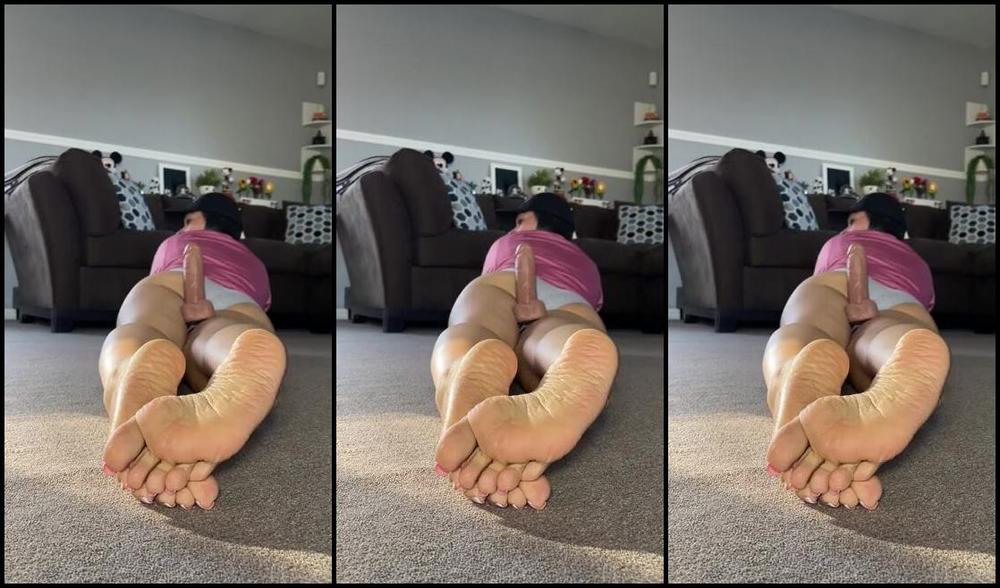 Deedeericanfeet Onlyfans As Requested Some Sexy Wrinkled Soles While I Have Ur In Between My Legs And Booty Heheh