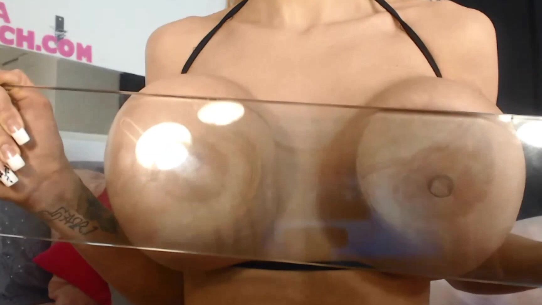 Bella French Bigger Is Better