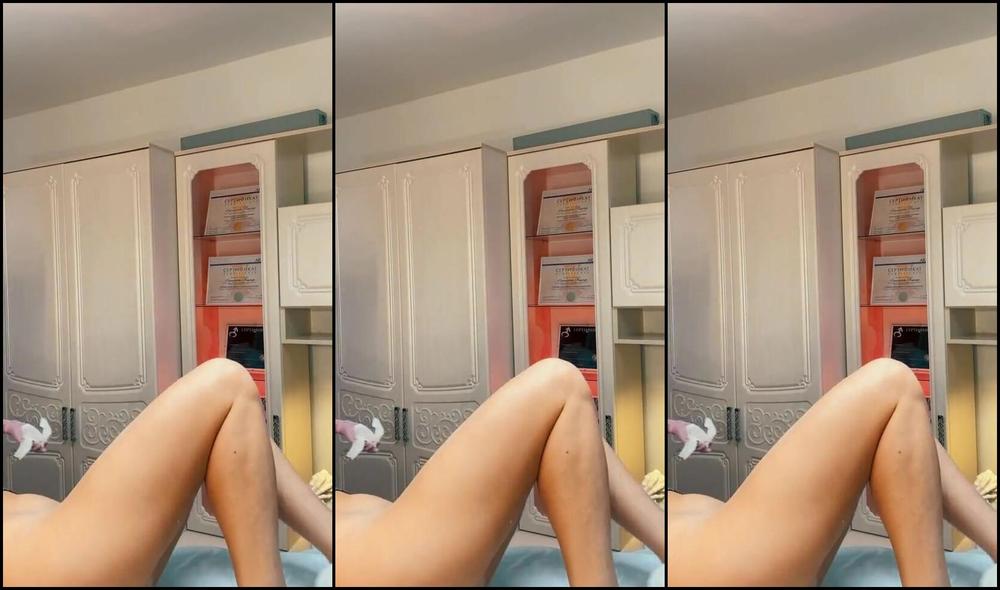 Sugarnadya Waxes Her Friend S Gorgeous Pussy