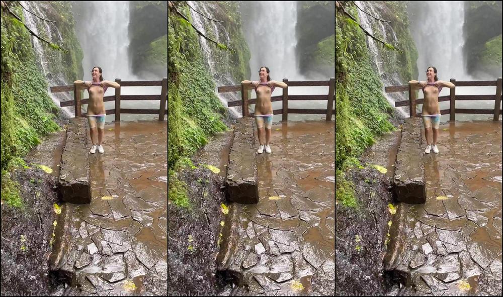 Naomiwildman Good Afternoon From The Wild Side Of The World I M Excited To Share This V