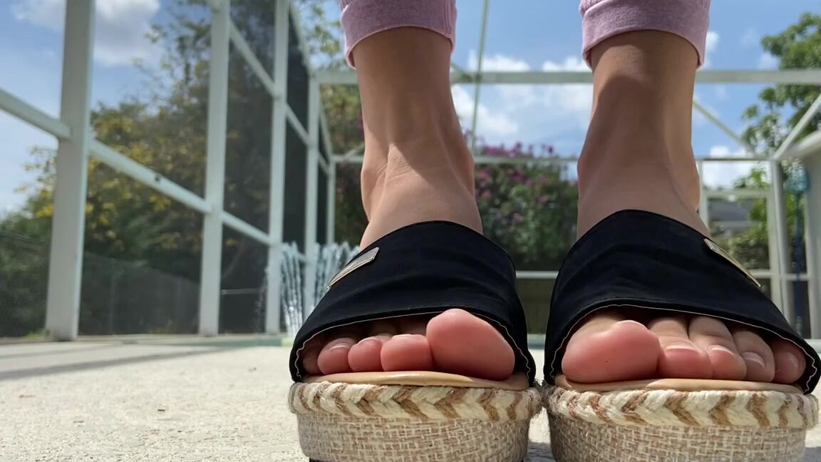 Ivorysoles Onlyfans 06 13 2021 Definitely Going To Start Making Some Simple Shoe Clips Outside Like This The Lighting Is Perfectp