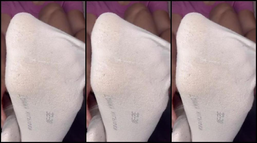 Sarina Jones Nicknamed Sarinajones 09 22 2024 Onlyfans Video I Just Put These White Socks On