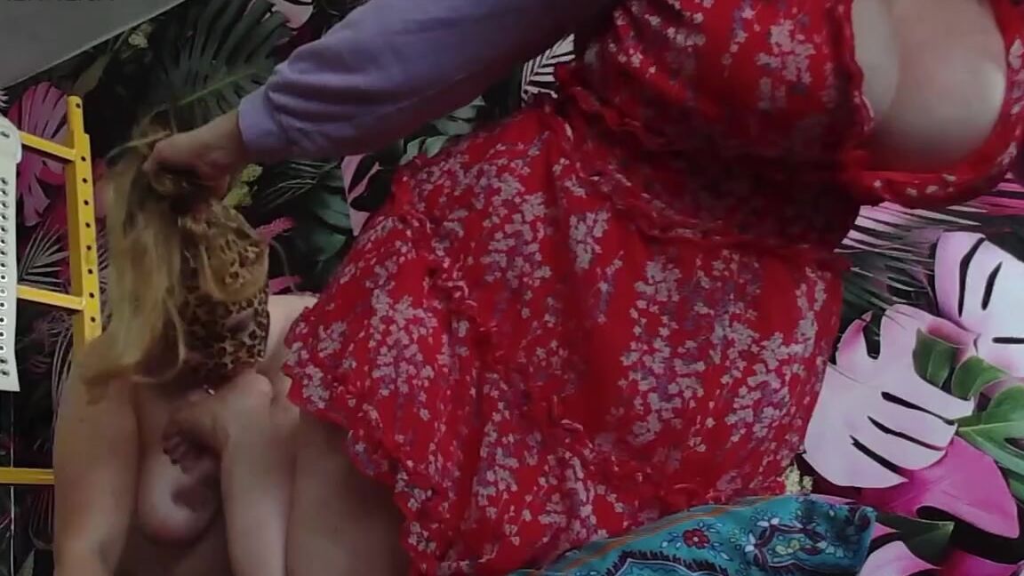 Bastienne Cross Nicknamed Bastiennecross Onlyfans Making My Female Subby Lick And Worship My Feet Mir