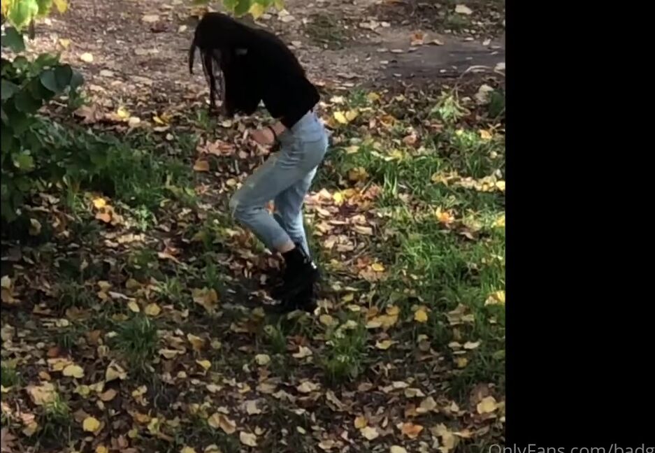 Goddessgaelle Nicknamed Badgaelle Onlyfans J Ai Demander Ma Soumise De Se Mettre Sur Son Balcon De Me Filmer Dehors En Train De Bien Salire