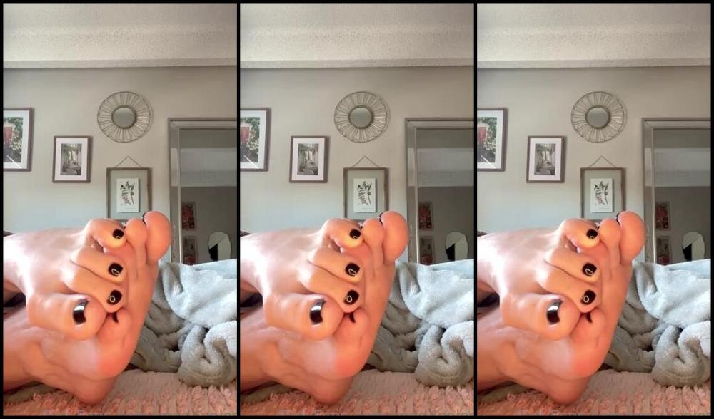 Goddess Mads Nicknamed Mad4Soles Onlyfans Hopefully Youre Ready To Gag Cause These Toes Are Headed Straight Down Your Throat