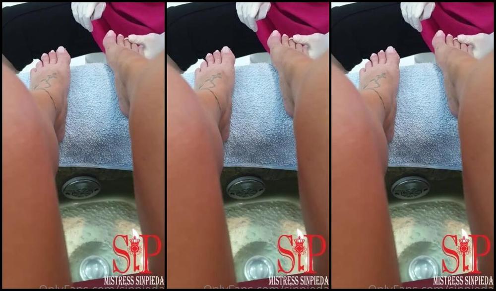 Mistress Sinpiedad Nicknamed Sinpiedad Onlyfans Enjoy My Pedicure Manicure Cta