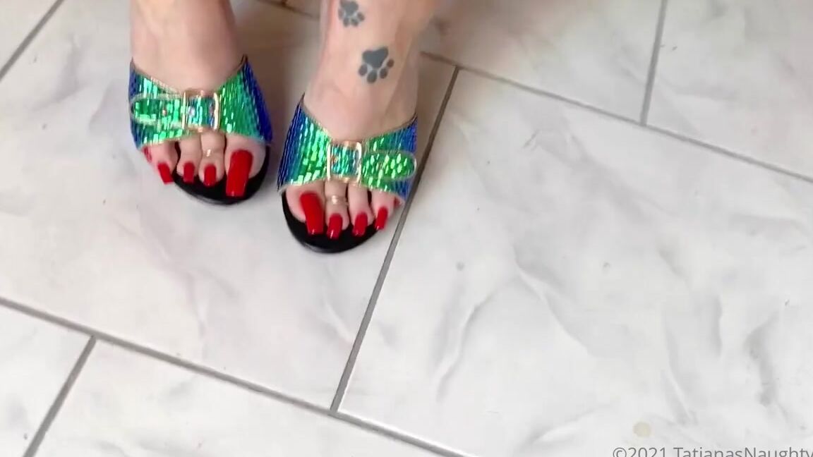 Tatianasnaughtytoes Nicknamed Tatianasnaughtytoes Onlyfans New 2021May28 Funday Friday At Work Check Out My New Mules They Send Me One Size Bigger But