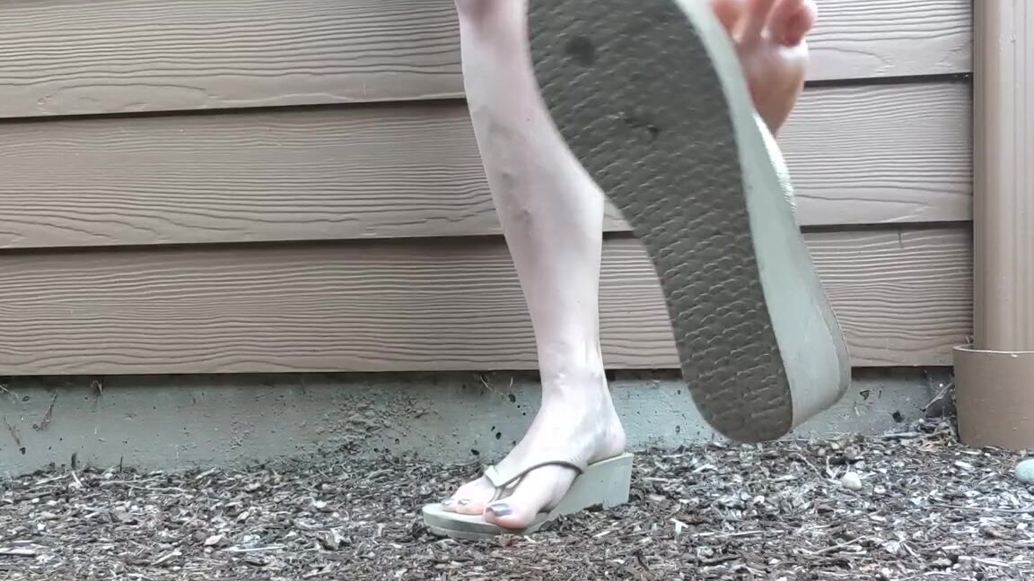 Premiumbrandy Onlyfans Wedge Flip Flop Play Outside Playing With My Wedge Flip Flops Dangling Them On My Big Toe Before