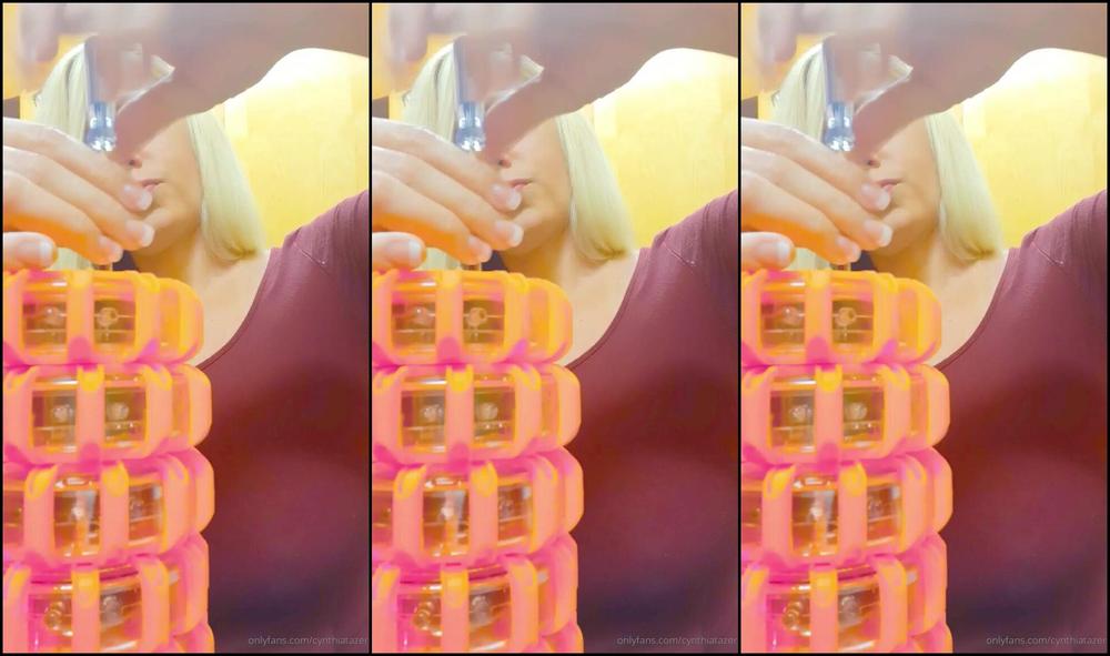 Cynthiatazer Lol Behind The Scenes Screwin Shit In The Dressing Room