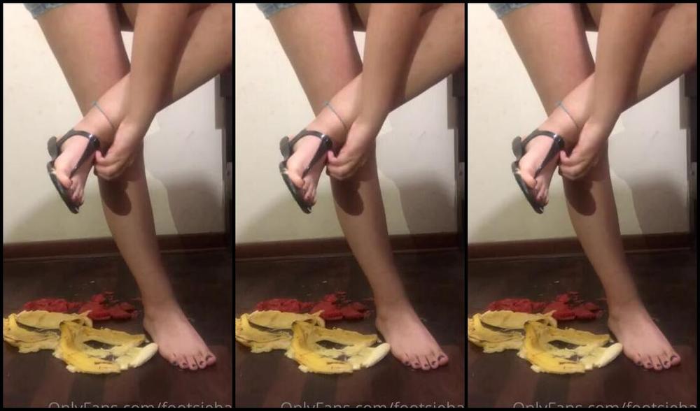 Gia S Feet Nicknamed Footsiebab 07 04 2021 Onlyfans Video Crushing Fruits Video Its So Pleasant