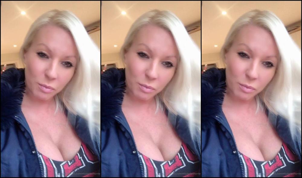 Michellethorne A Little Home Exclusive Blog For My Sexy Fans Xxxx Wanna See My Christmas Tree And My Dog