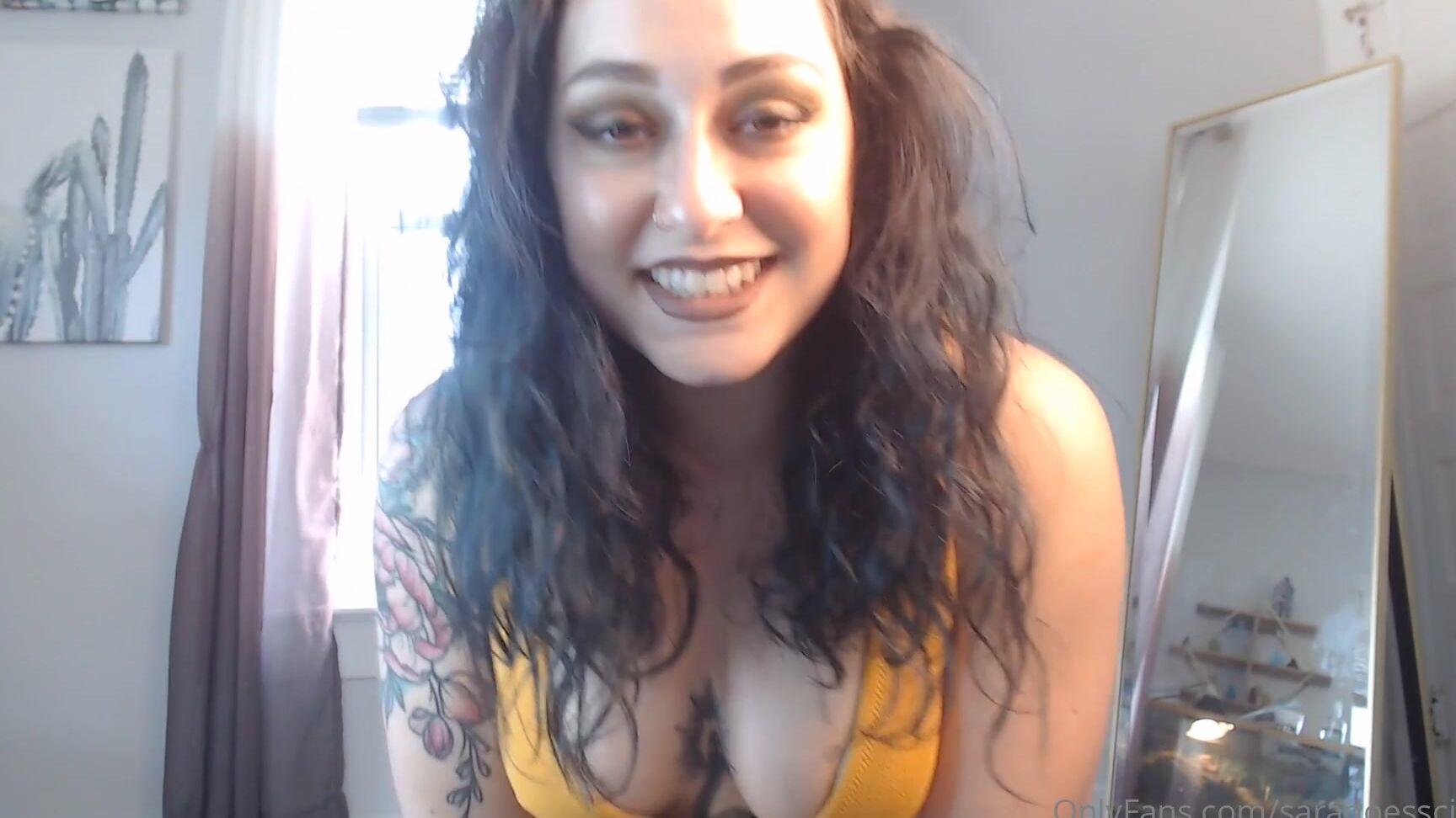 Saradoesscience On The Theme Of Weird And Crazy Kinks Watch Jungle Sara Get Eaten By A Mesmerizing Snake