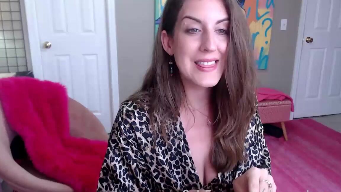 Ms Tomorrow Nicknamed Dommetomorrow Onlyfans Stream Started At 09042022 0610 Pm Opening A Gift