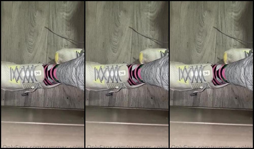 Summer Solesis Nicknamed Summer Solesis Onlyfans I Should Treat Myself To A Pedicure Tomorrow After All The Hard Work I Put In Today