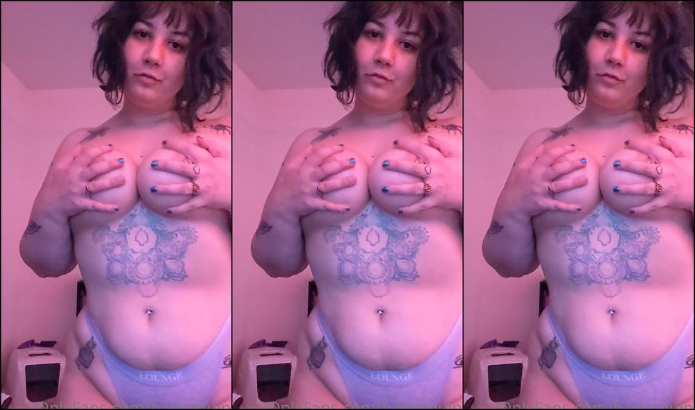 Harlotquinn Onlyfans Being Real Funny So Here S An Oldie I Never Posted Bc I Was Self Conscious