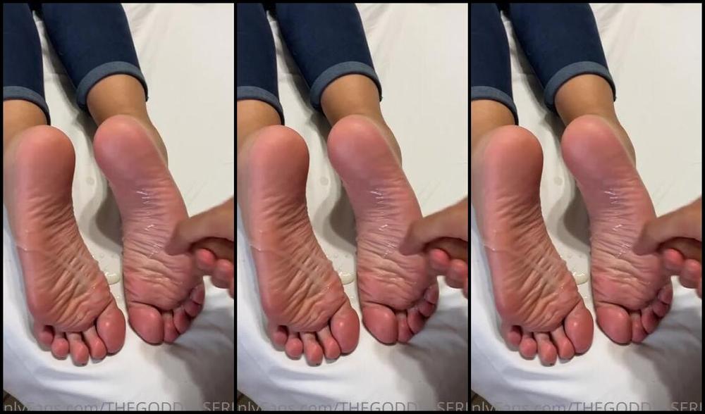 Erin Aka Thegoddesserin Onlyfans I Know You Been Waiting For This Cum Splash On My Soles You Guys Can T Even Imagine How Much I Enjo