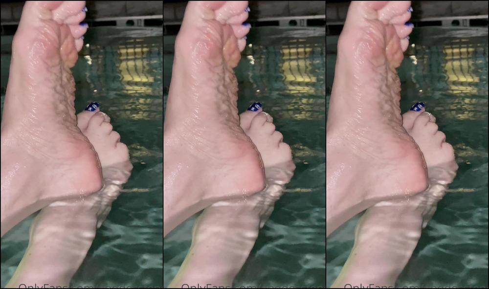 Goddessfendi 2178834426 07 31 2021 Late Night Hot Tub Soakin