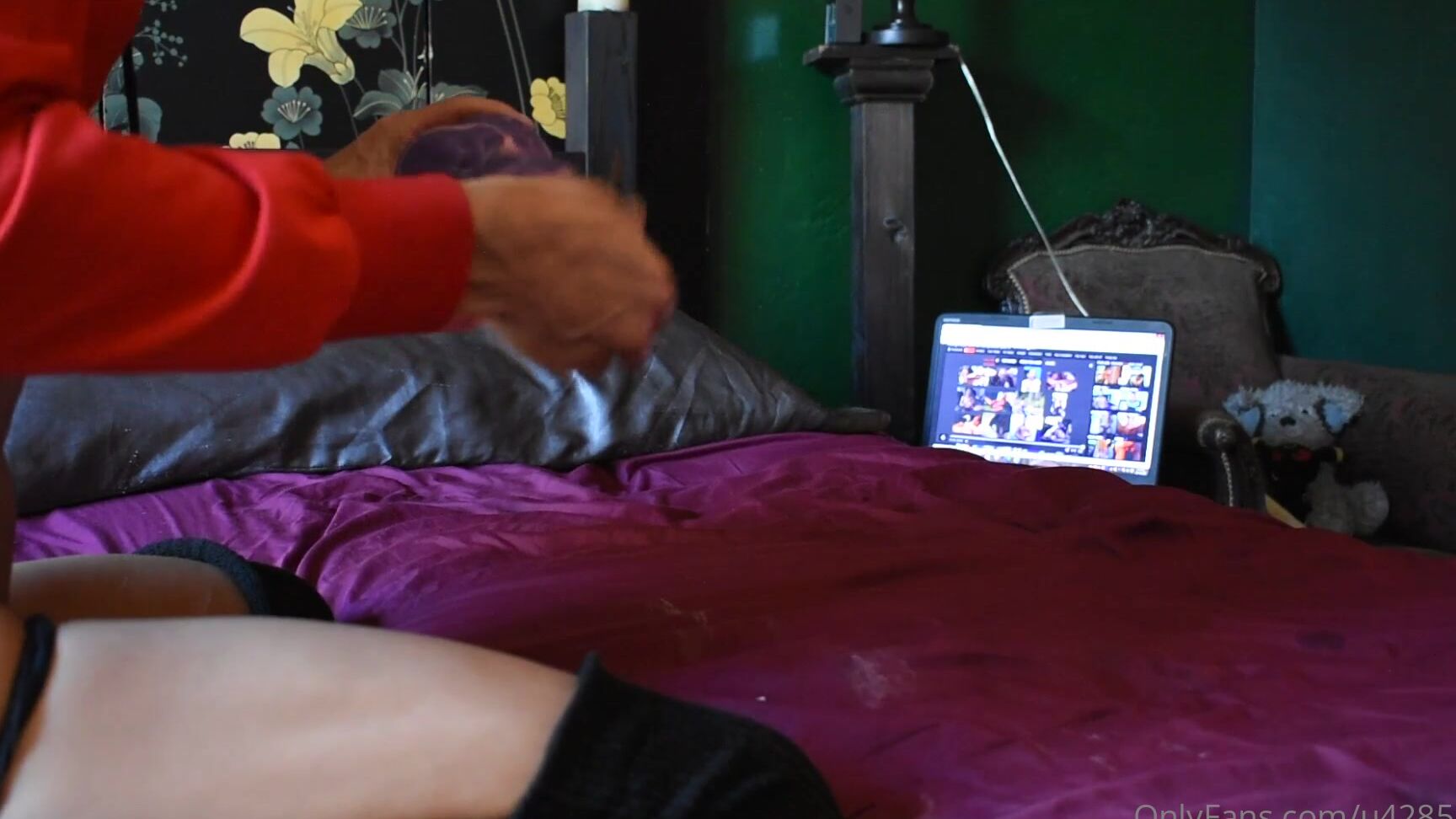 u42854353-12-10-2020-1064653844-