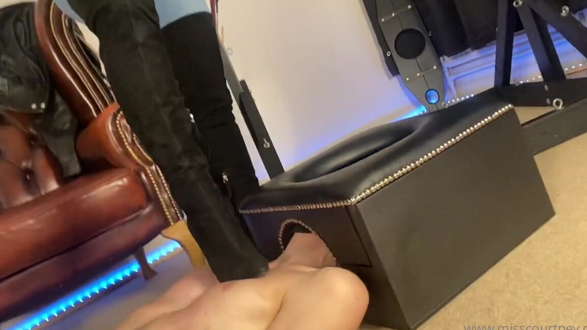 Misscourtneym Onlyfans Levi Jean Worship And Giuseppe Zanotti Boot Worship Tramplingforfunp