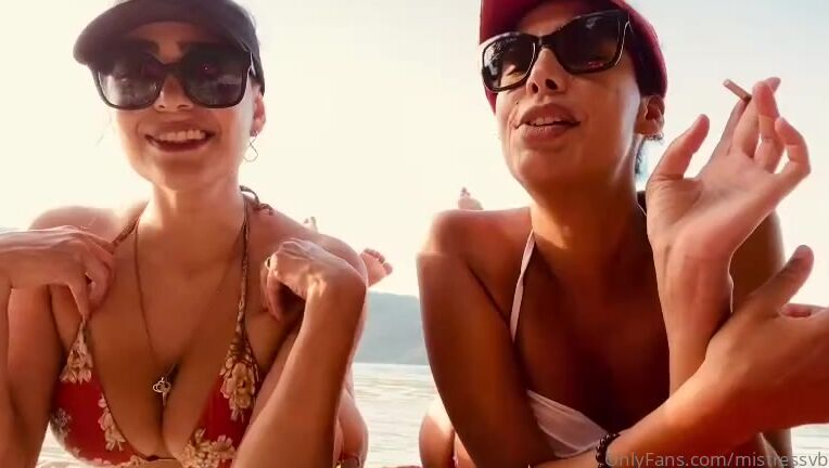 Mistress V Black Nicknamed Mistressvblack Onlyfans Acha Que Pode Resistir A Nossa Fumacinha Do Amor Com Dominaannnicknamedli Luxuryfetishdollsbrazil