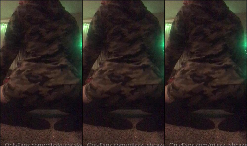 Misskushcakes 2003421345 01 07 2021 Twerk In Gray Calvins