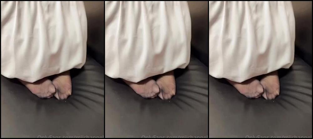 Miichannel R Nicknamed Miichannel R Onlyfans Tickling While Wearing Black Stockings 3